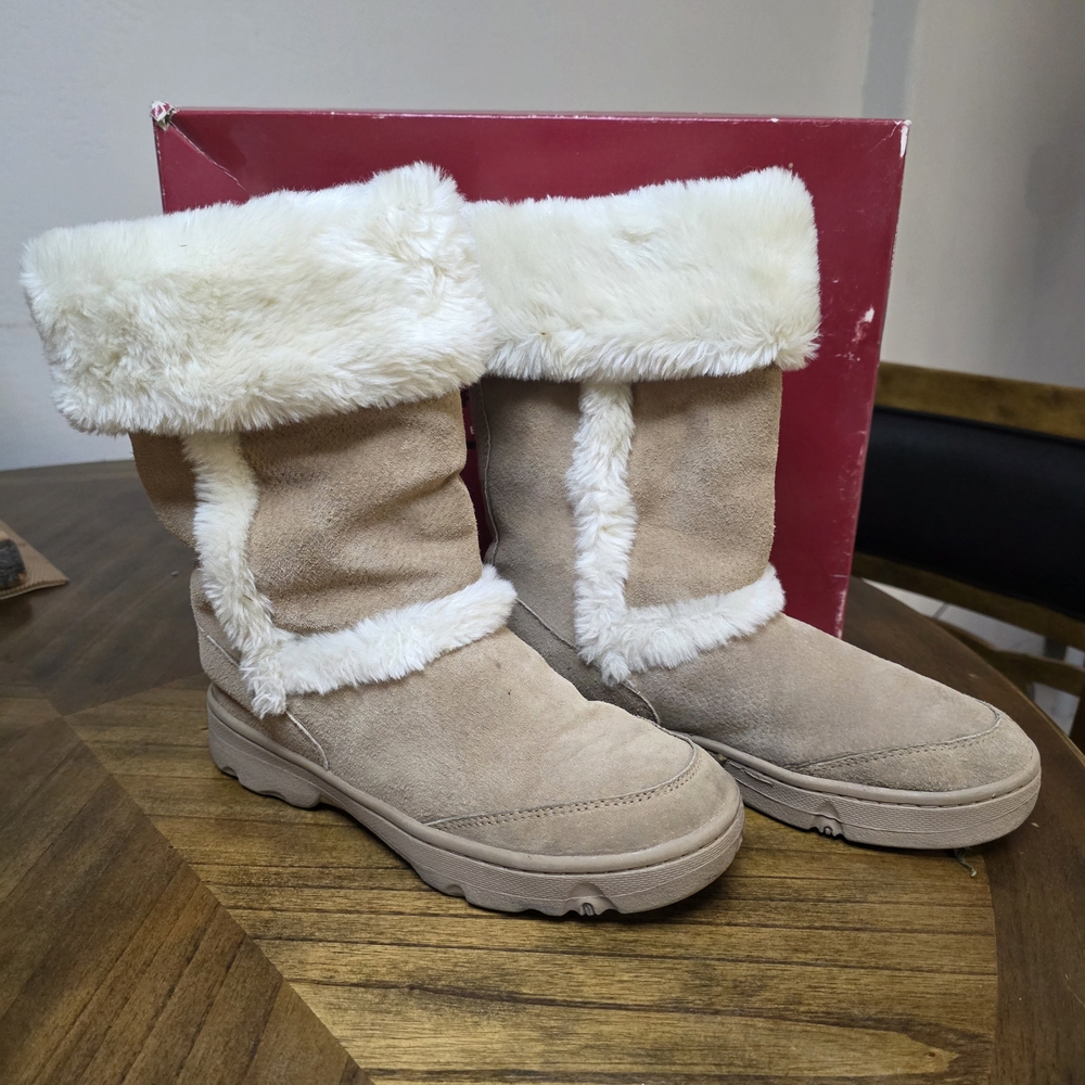 Women's Tan Suede Boots with Faux Fur Trim